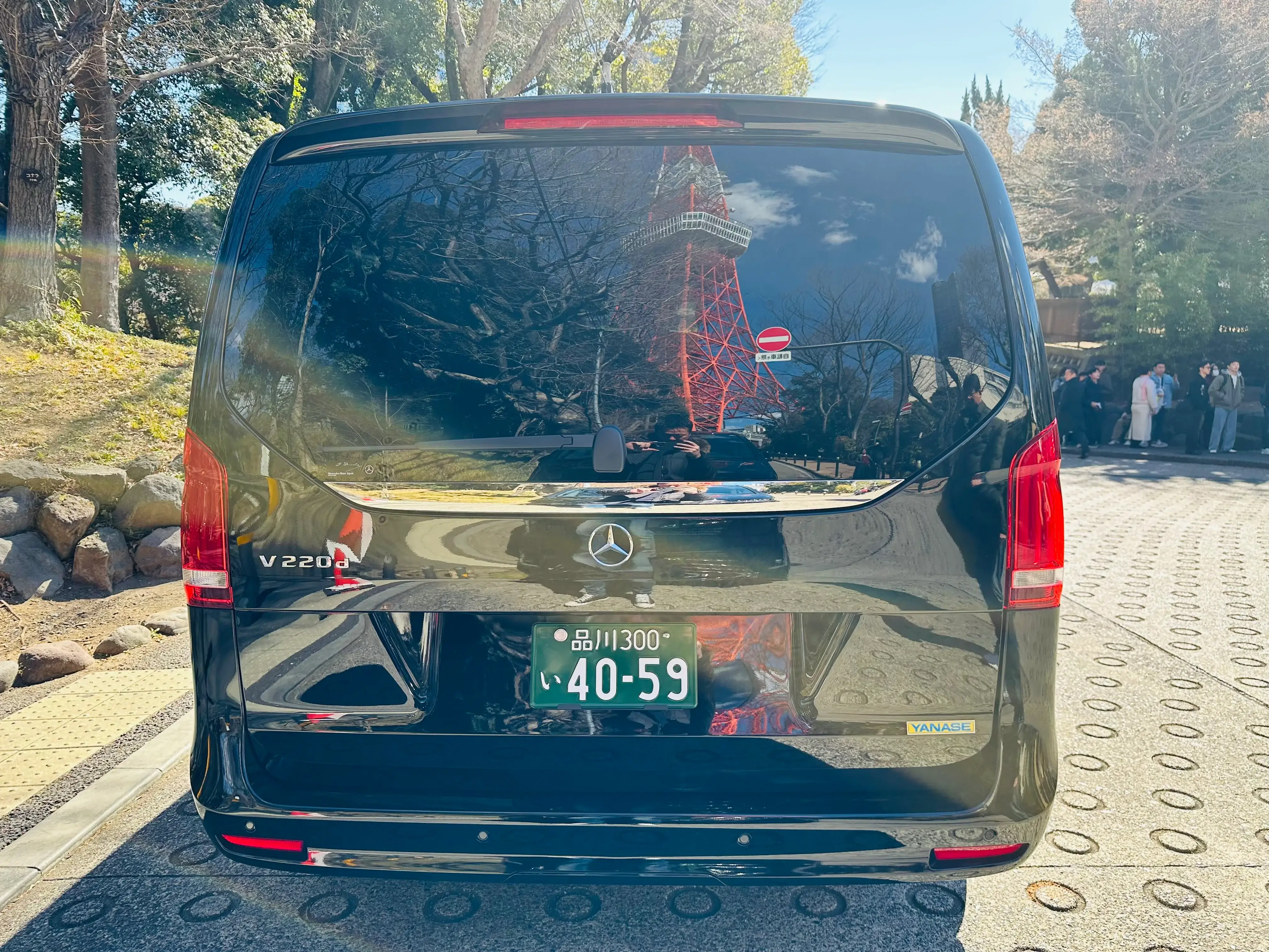 Mercedes-Benz V-Class Extra Long - View 3