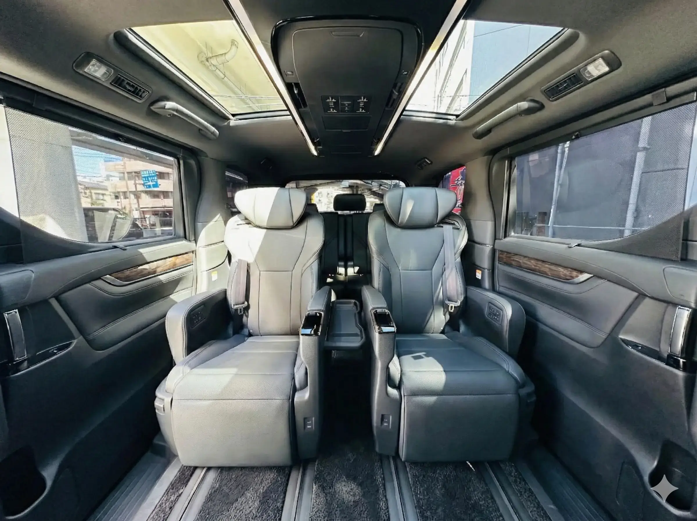Toyota Alphard Z-Class - View 4