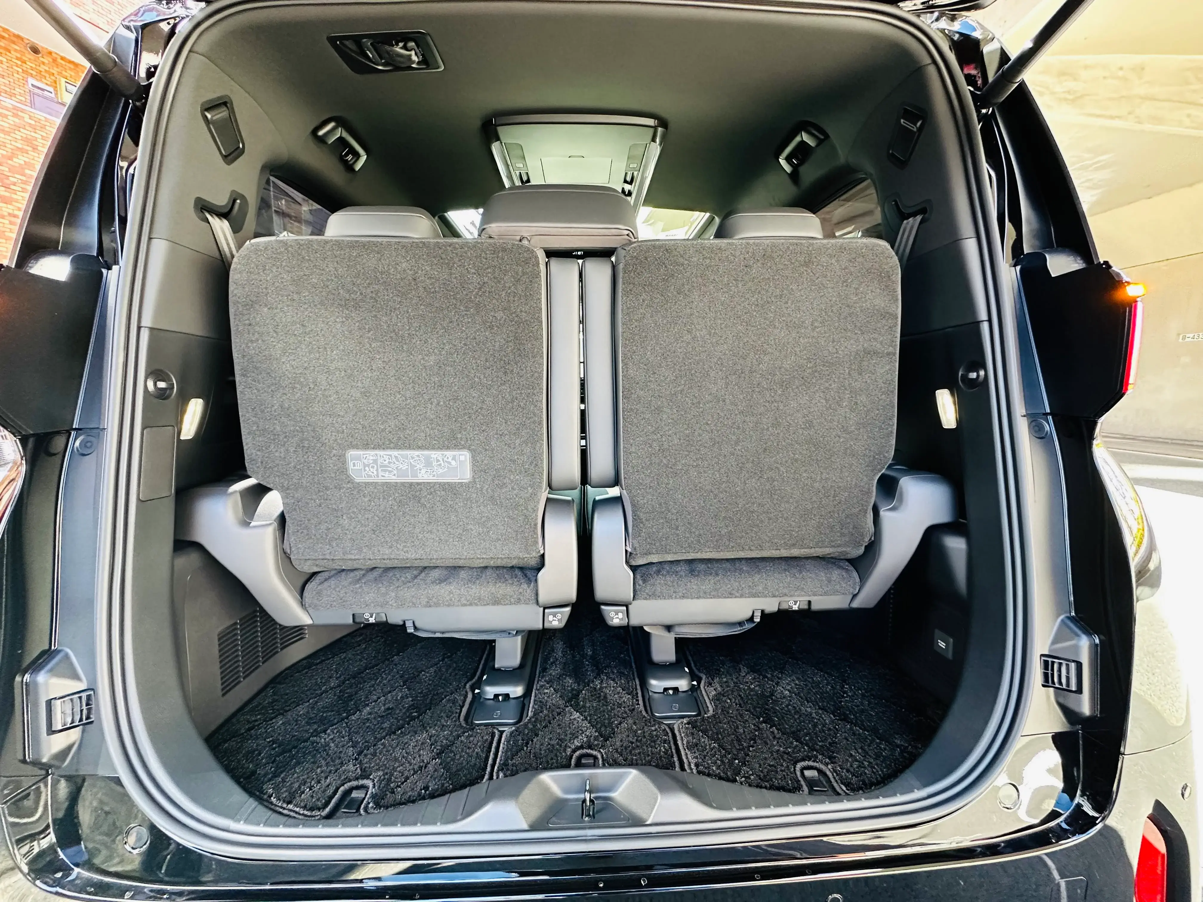 Toyota Alphard Z-Class - View 5