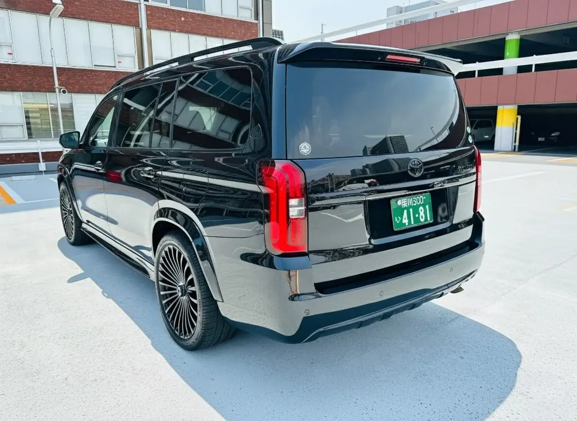 Toyota Hiace Grand Cabin - View 3